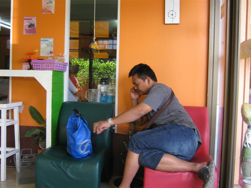 เด็กเสริฟฟฟฟฟฟร้านนี้ :grin: