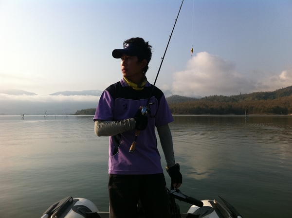 หลังบ่ายมาต่อลำผมบ้างครับ  หลังจากถอยคันdaiwa กะ New Antares HG มาใหม่ ตกมาสองทริปแล้วยังมะเคยได้เจิ
