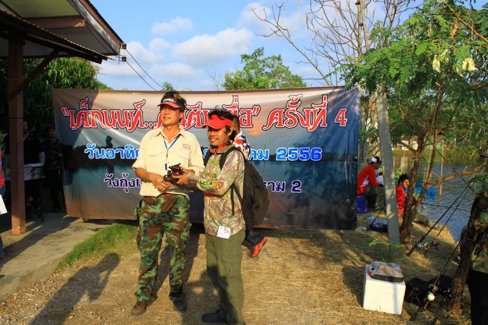 น้าจอม บางรัก....ยินดีด้วยครับ.......ปลาช่อนทุกสนามน้าจอมไม่เคยพลาดครับ.. :cheer: :cheer: :cheer: :l