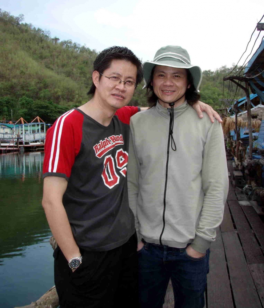 พี่ชายคนโต ที่ผมปรึกษาได้ทุกเรื่อง เรามีเวลาคุยกันก็ตอนไปหาเธอนี้และครับน้า :grin: :grin: