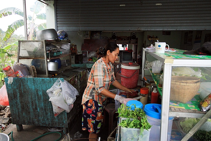 ต้องขอบพระคุณ คุณพี่ท่านนี้มากๆครับ ร้านยังไม่เปิด แต่ก็ทำให้พวกเราทาน

 :prost: :prost: :prost: