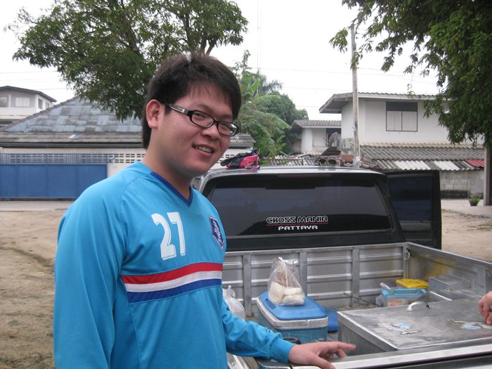 เราจะเรียกเขาว่านายเกาหลีครับ.. :cool:
