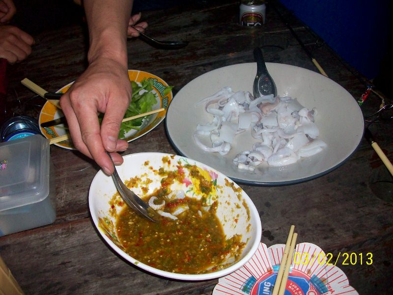 หมึกสดๆจากทะเลของกินเล่นรอบดึกคร้าบ