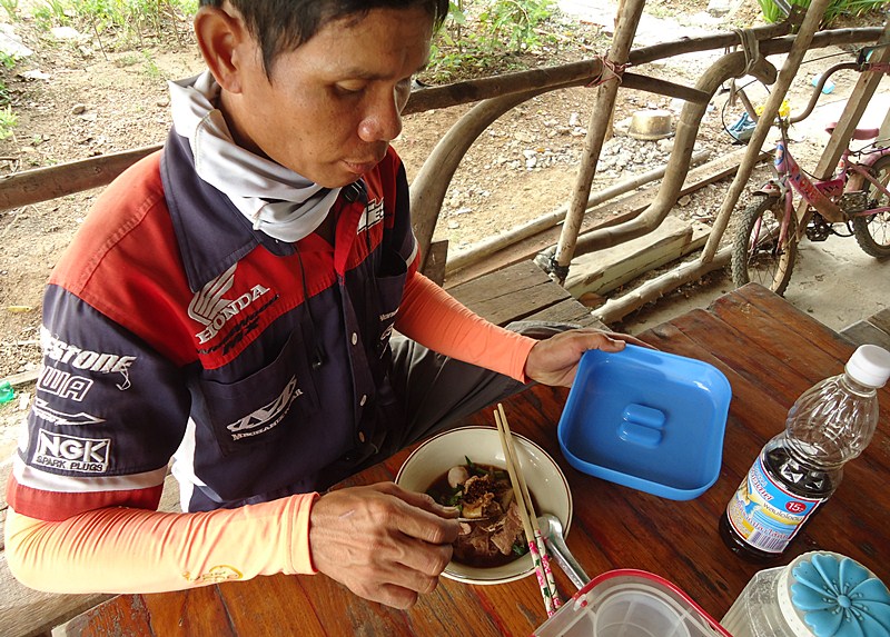 พี่ทุย..จัด ก๋วยเตี๋ยวเรือ !!!    :love: :love: :love: