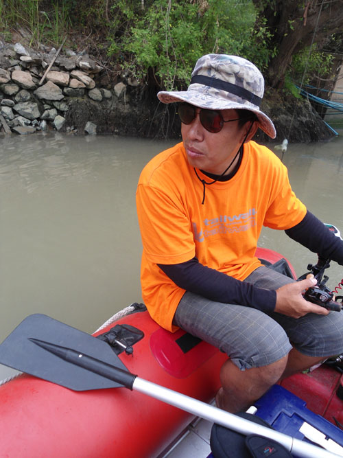 ไต๋ส่วนตัวครับ  ขับเรือให้ตีเหยื่อตลอด  ยอด...เยี่ยมจริงๆๆ :cool: :cool: :cool: :cool: