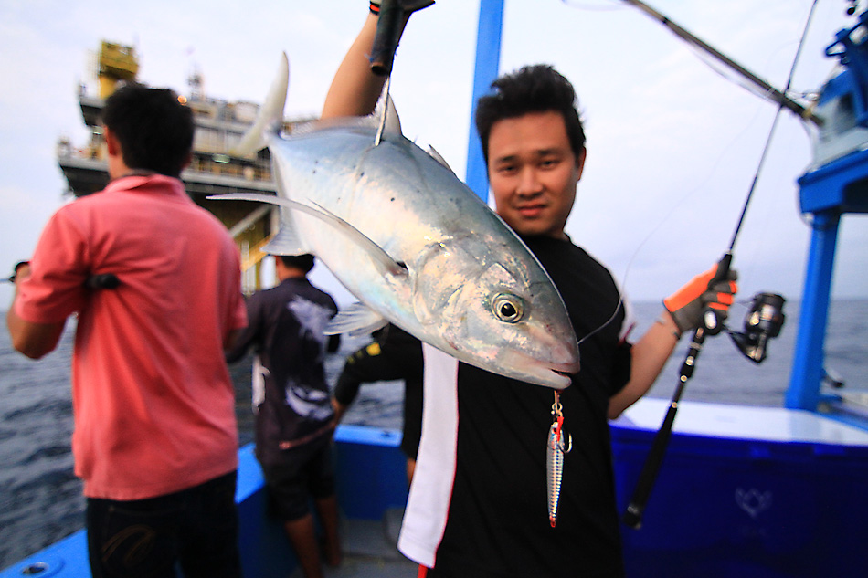 ยามบ่าย .....ตื่นมาแบบเมาขี้ตา King Fish แห่งหลักแก๊ส .... ASARI Cast Fighter 90 G