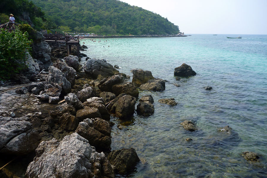  [center]หาดด้านนู้น วันนี้เดินผ่านไปตีปลาไม่ไหวครับ เดี๋ยวเลือดกำเดาพุ่ง เหอๆ[/center]