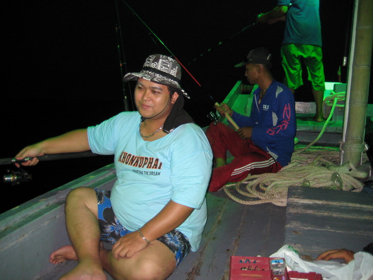     ทำหน้าที่หากระสุนเร็วๆซิโตนอย่าอู้ :laughing: :laughing: :laughing: :laughing: