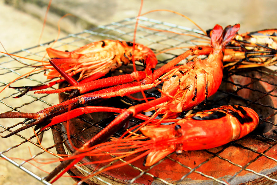 แดงจริงๆ กุ้งอ่างประแสร์  :umh: :umh: