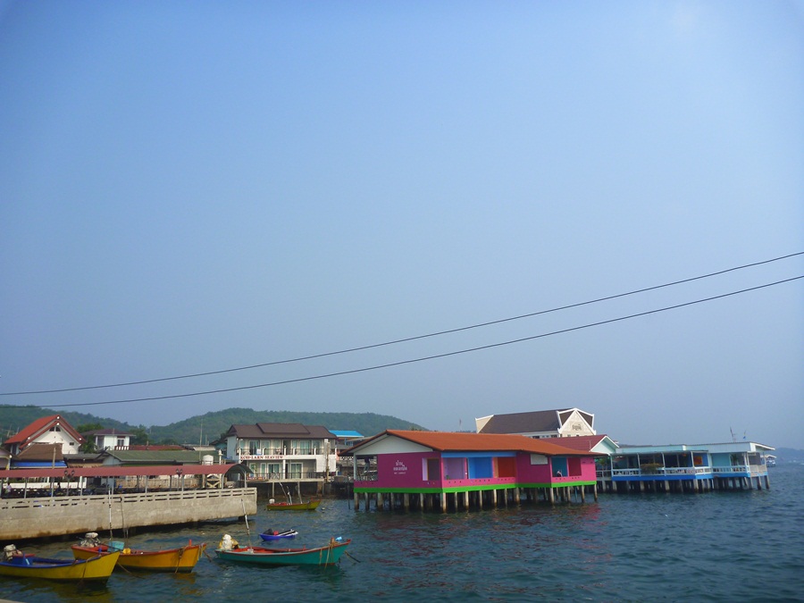  :rose: :rose: :rose: :rose: :rose: รีสอร์ทสวยๆ ที่ท่าเรือหน้าบ้านครับ

 :heart: :heart: :heart: :