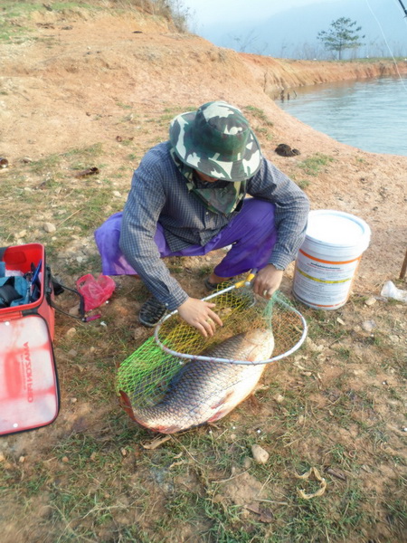 สุดท้ายเจ้าตัวใต้น้ำก็ต้องยินยอม
เรือดำน้ำไซส์ยักษ์อีกแล้ว