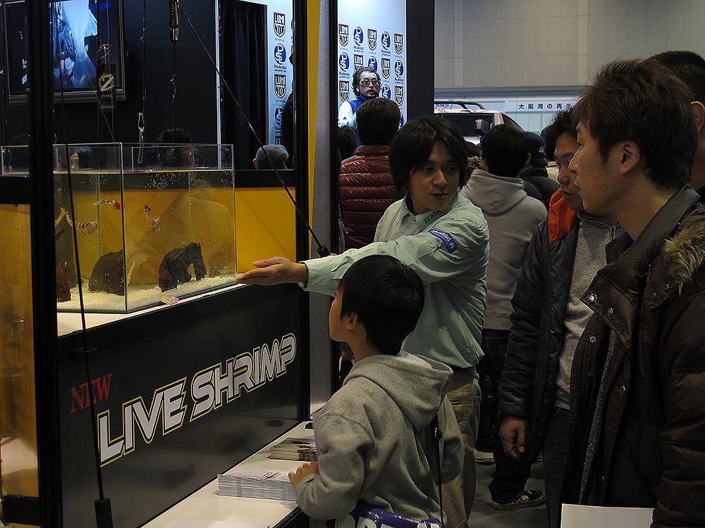   Zerek Live Shrimp  
หรือกุ้งยางซีเร็ค  [u]ทำสถิติยอดจองจากในงานถึง3 ล้านตัว[/u] ทำให้เห็นว่าทางตล