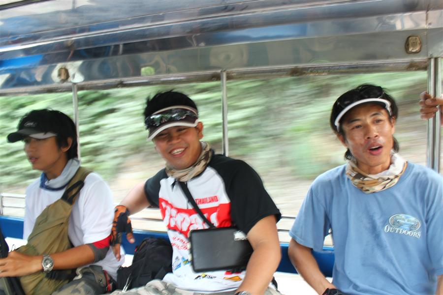 เวลาน้อย วิ่งมาขึ้นรถเกือบไม่ทัน :laughing: :laughing: :laughing: