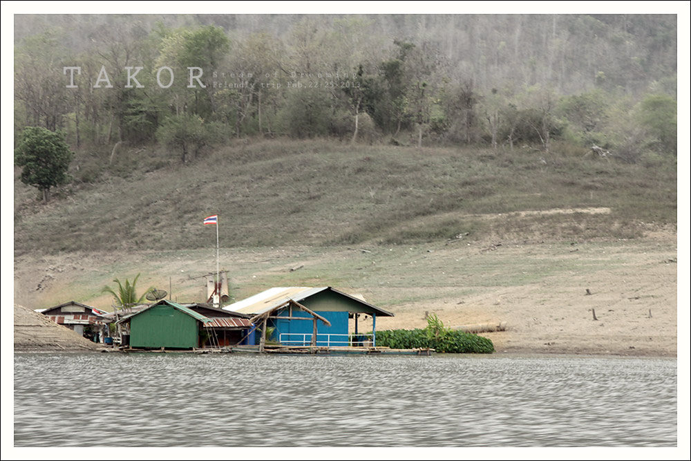 


วางแผนวิ่งยาวๆ กันเลยครับทริพนี้

วิ่งผ่านโรงเรียนลอยน้ำของ ครูสามารถ ครูหนุ่มผู้ยึดมั่นในอุ