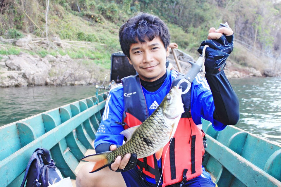  [b]โดนมาอีกแล้วครับ   น้องบอกอย่าปั่นเร็ว   เพราะลองแล้วไม่มีกัดเลย   พอปั่นช้าๆ    โดน[/b]




