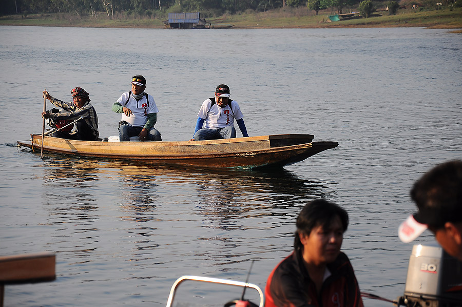 ทั้งเรือเร็วเรือชาวบ้านทยอยกลับมาเรื่อยๆ :grin: :grin: :grin: :grin: