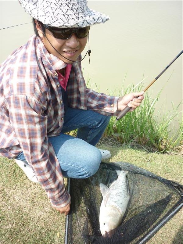                         เก็บภาพให้น้าหนุ่มอีกหน่วย  :smile: