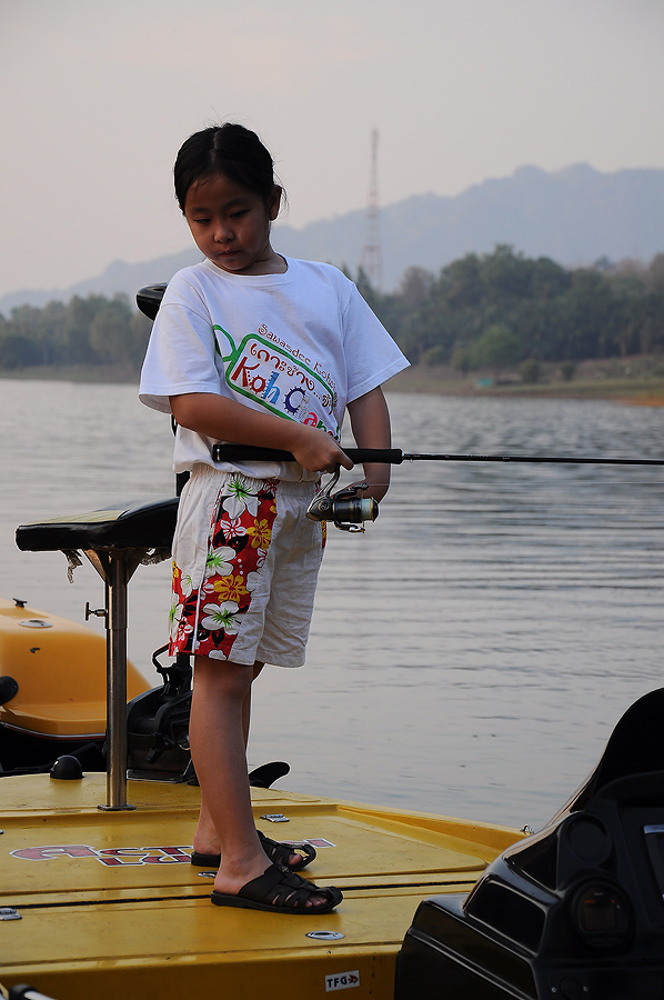 นั่นๆแตงโมหนีขึ้นไปตีบนเรือเลยเหรอ :grin: :grin: :grin: :grin: :grin: