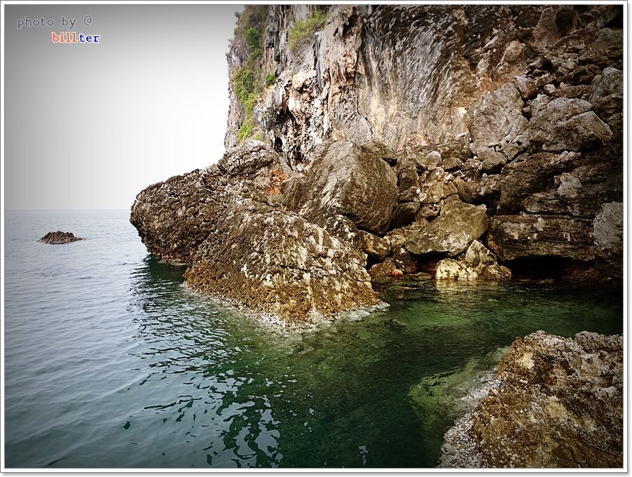 
 [b]แล้ว เซียน ที่หัวเรือก็ออกอาการเป๋ "เสีย-มวย" ให้กับหินกองใต้น้ำ

"ไอ-รัย เซียนรัย ตีติดห