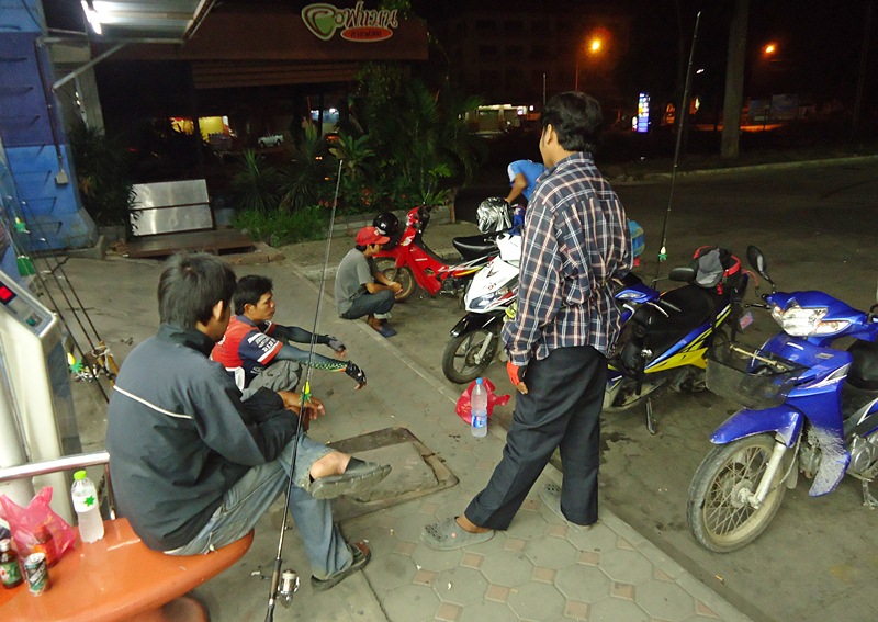 :prost: :prost: :prost:   ต้อง..ขออภัย น้าๆ ทุกๆ ท่าน จริงๆ ที่เมื่อคืนวาน ไม่ได้มาต่อกระทู้ให้   คร