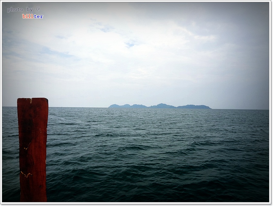  [b]12.00 น.

หลังการปลดสายลาก 2 คันแล้ว

เรือฝ่า-ฝูง คลื่น-ลม ไปท่ามกลางบรรยากาศ "บาดเจ็บ..กัน