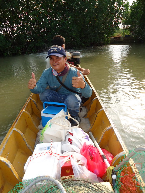 นั่งเรือไปเสบียงเพียบ :grin: :grin: :grin: