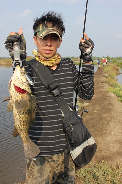 เราสนับสนุนเหยื่อไทย   เอาไปอีกภาพ :grin:
