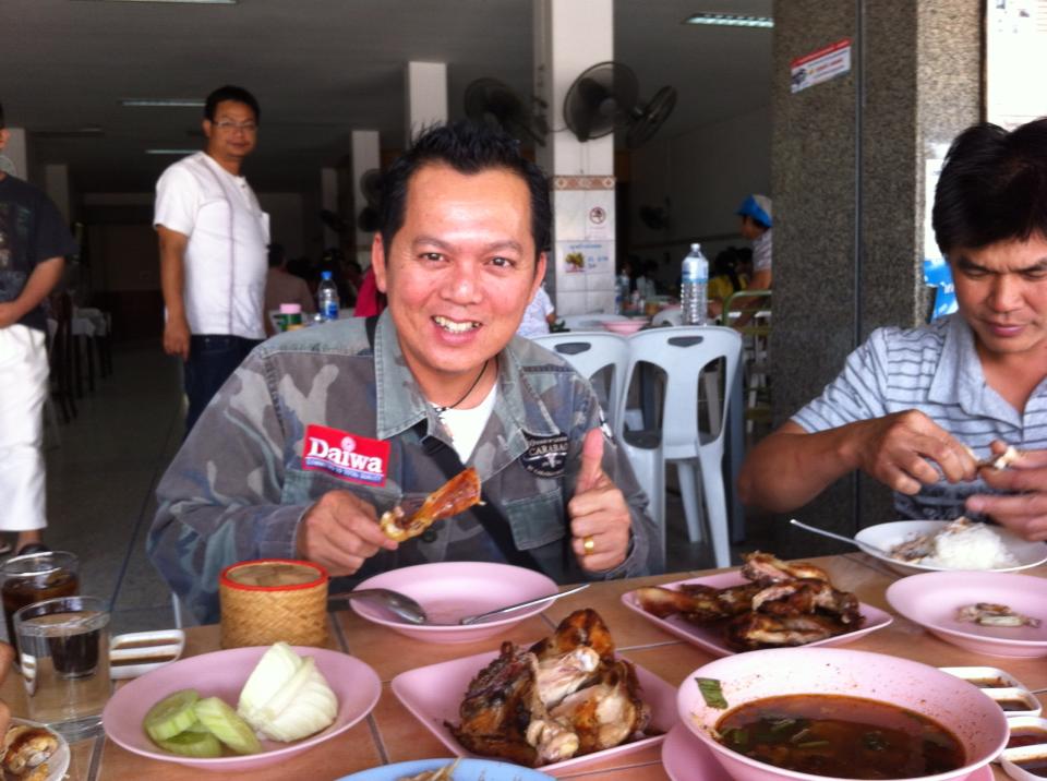 แวะสองคับน้าๆไก่ย่างเขาสวนกวาง...ที่โด่งดังคับน้าๆ