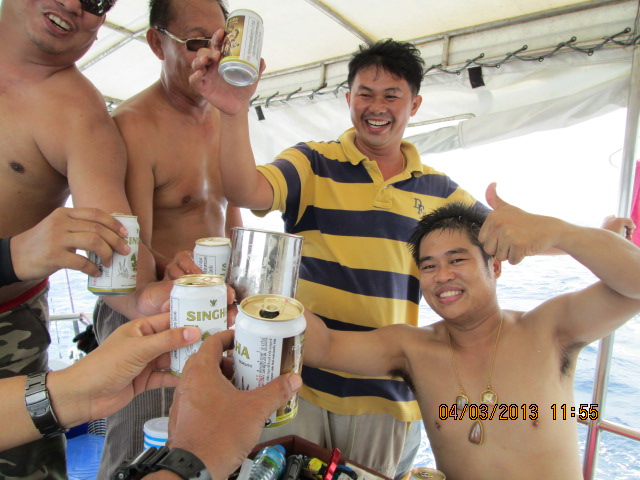 ....อย่างงี้ต้องฉลอง.....
....อ้าวชน!!!!!!!!!.....
....ยินดีด้วย..ตาอาท.... :cheer: