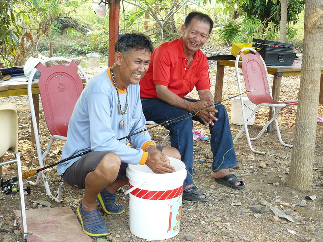 พี่ยศ สามแยกทีม วันนี้รีบตลอด :grin: :grin: :grin: