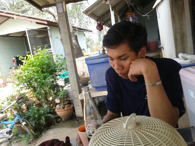 คนที่ไม่ได้ปลาร้องหิวข้าวแล้ว
เลยพากันไปกินร้านนี้ร้านประจำ
