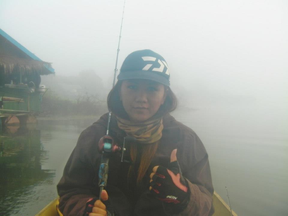 ปะๆนั่งเรือเล่นกัน :smile: :smile: :smile: