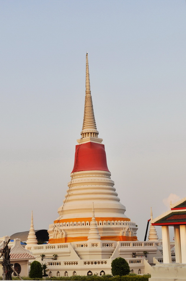 เริมจาก องค์พระสมุทรเจดีย์ อ. พระสมุทรเจดีย์ จ.สมุทรปราการ