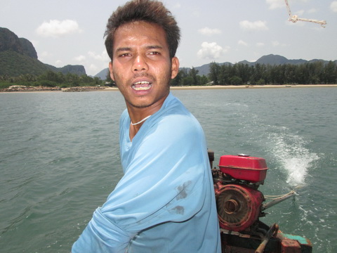 ถือหางทั้งเรือเล็กเรือใหญ่เลยนะไต๋เอม