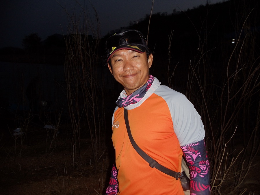  [b]** มาเจอกับน้าเอ(สุขสำราญ)...ยังน่ารักอารมณ์ดีเหมือนเดิมครับ

แถมแนะนำชี้พิกัดให้ป๊อดด้วย.....