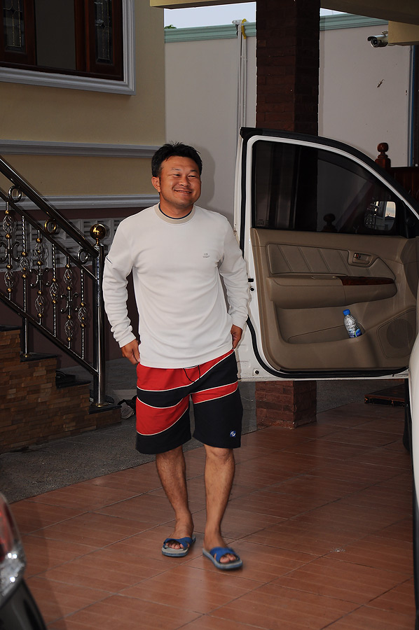 เดินตัวเบามาแบบนี้ ไปิ้งบอมมาแน่ๆ :laughing: :laughing: :laughing: :laughing: :laughing: