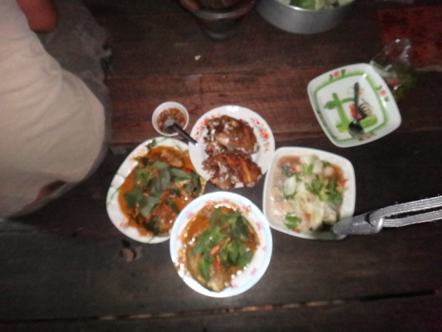 กับข้าว + กับแกล้ม  :umh: :umh: :umh: