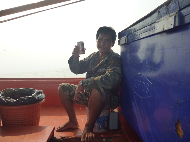 ท่าทางจะเริ่มเมาเรือแล้วครับ 5555555555