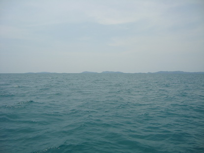 เห็นไกลๆ ช่องแสมสาร