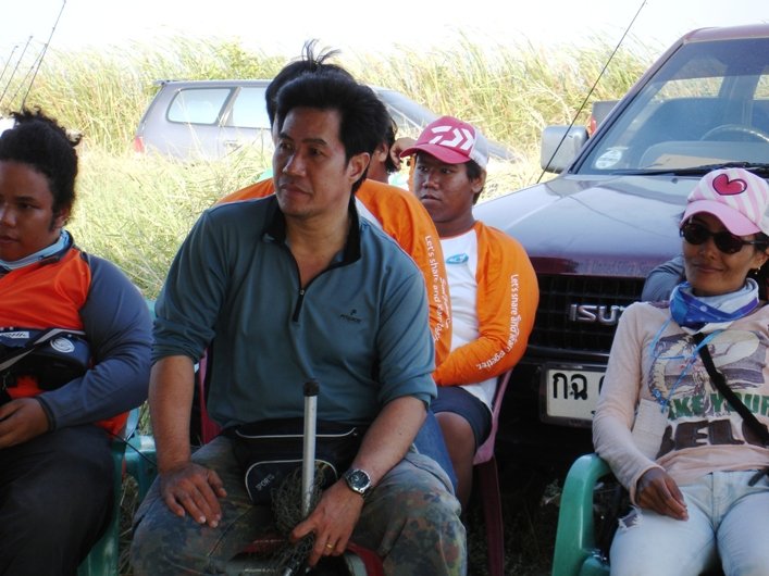 ดูท่านั่ง ป้ามู๋ดิ แสดงว่า แกหมด จริงๆ (แรง) :laughing: :laughing: :laughing:
