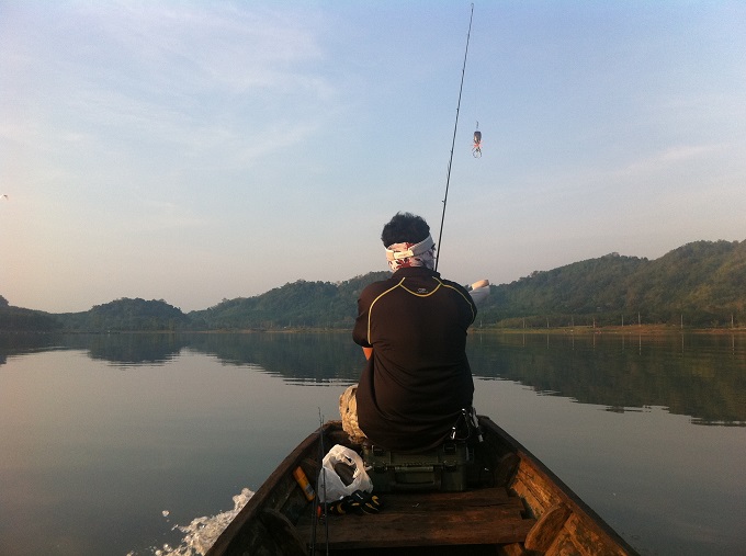 ยึดฐานที่มั่นทางด้านหัวเรือ