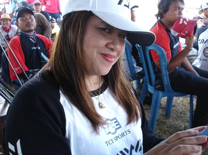 แหมๆ ภูมิใจ แฟน ติดรางวัล อิจฉาา วุ้ยยย :laughing: :laughing: