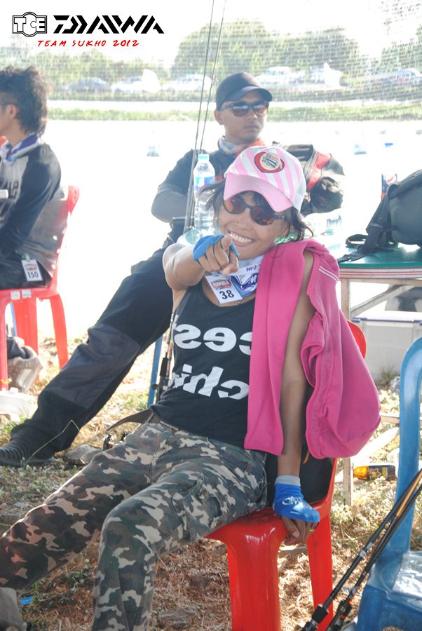 ร้อนนะป้ามู๋..... :laughing: :laughing:....ต้องคุยเรื่องอื่น... :love: :love:... :laughing: :laughin