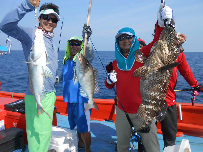 เรืออาณาจักฟิชชิ่งและทีมงานเซเว่นซี