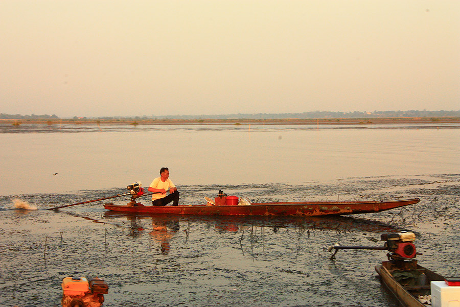 เรือชาวบ้านเหมาะมากกับหมาย บึงละหาน  :grin: :grin: :grin: