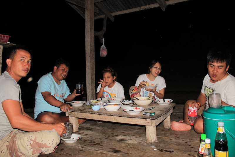 [b][center] ล้อม วง... :love: :love: :love: :love: :love: :love: