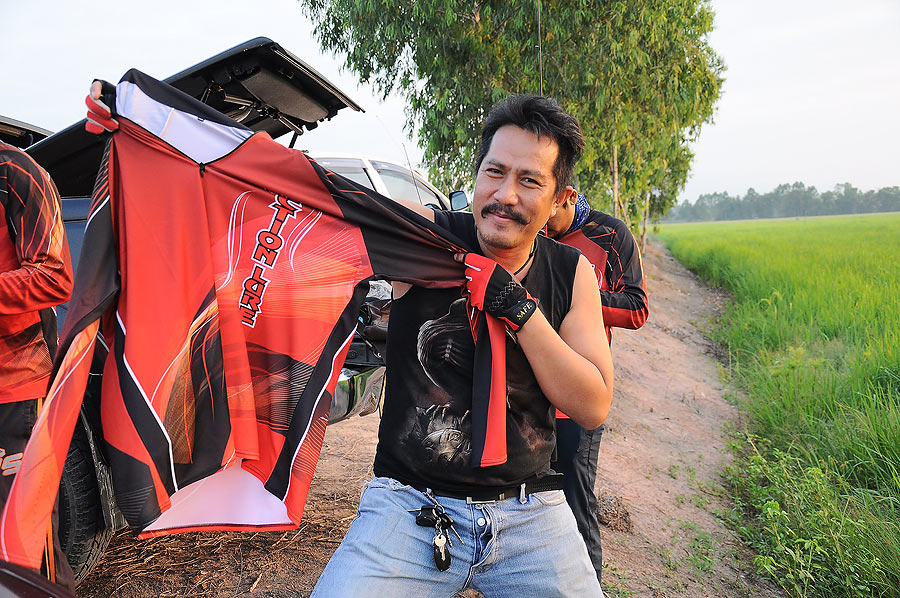 แจกเสื้อใหม่ แจ่มไหมน้าที :grin: :grin: :grin: :grin: