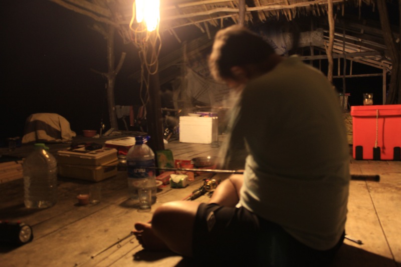 [b][center] เตรียมจะตกปลากดกัน... :laughing: :laughing: :laughing: