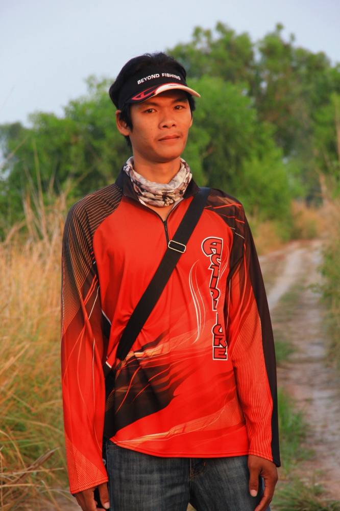 หลังจากเอได้ปลาตัวแรก ทุกคนก้อเริ่มวงแตก ไม่พูดไม่จา เร่งหาปลามาสู้กานไหญ่