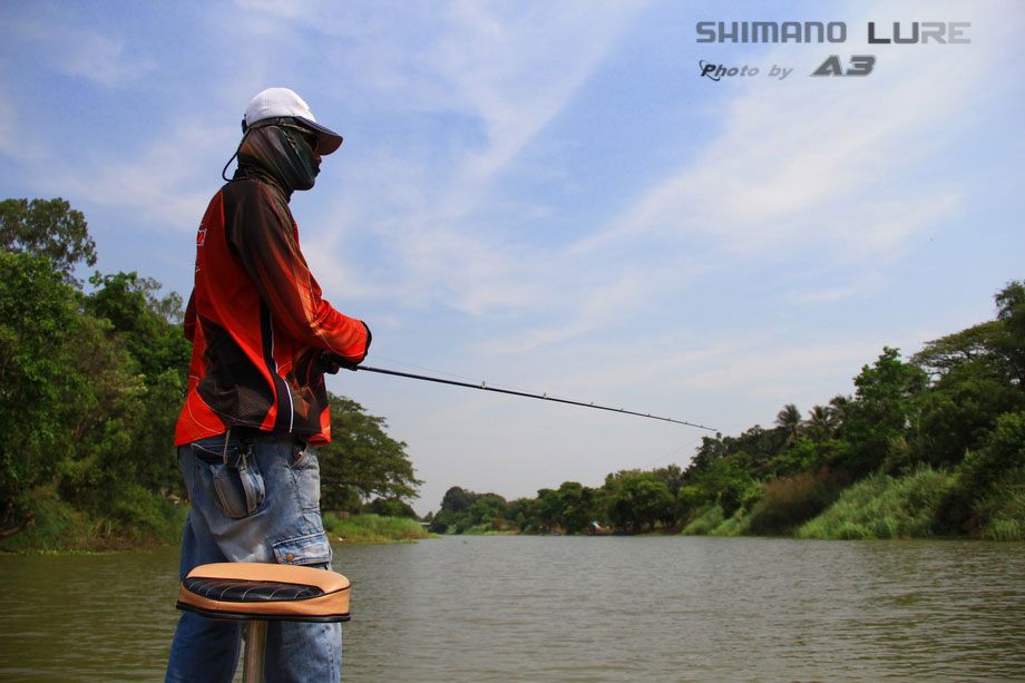 พี่เอก The fish  วันนี้มาสวมเสื้อใหม่  ActionLure ขอบอกว่าหล่อขึ้นอีก 20 เปอเซ็นเลย อิอิ